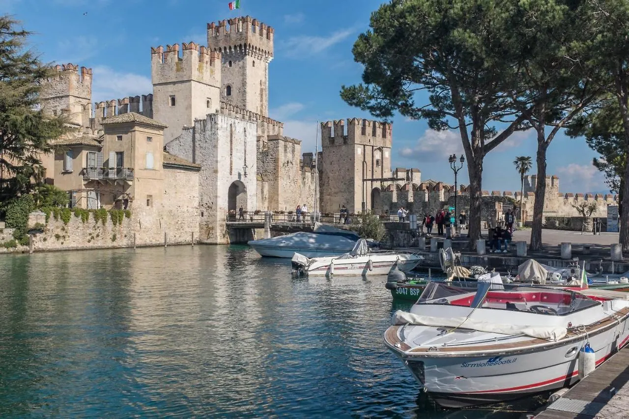 Apartment Appartamento Campiello Sirmione